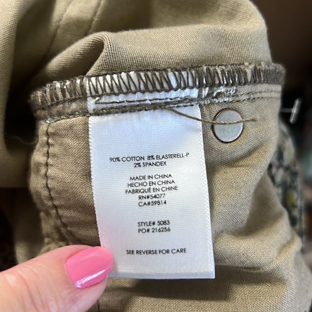 Cabi Patterned Jeans Super Soft Size 2 - Picture 5 of 7